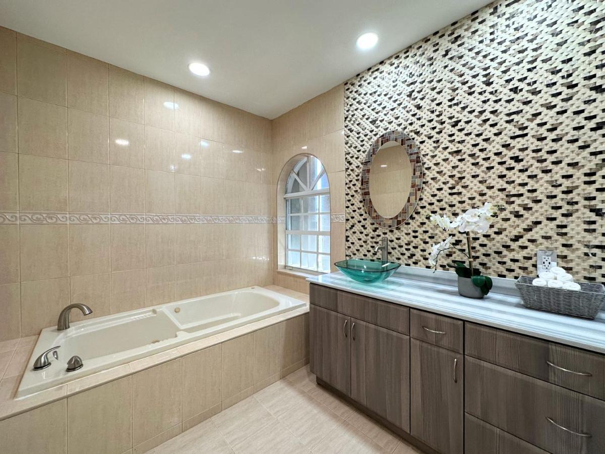 Spacious And Luxurious 4bd 3br House Pool Tub Bbq Private Casa vacanze