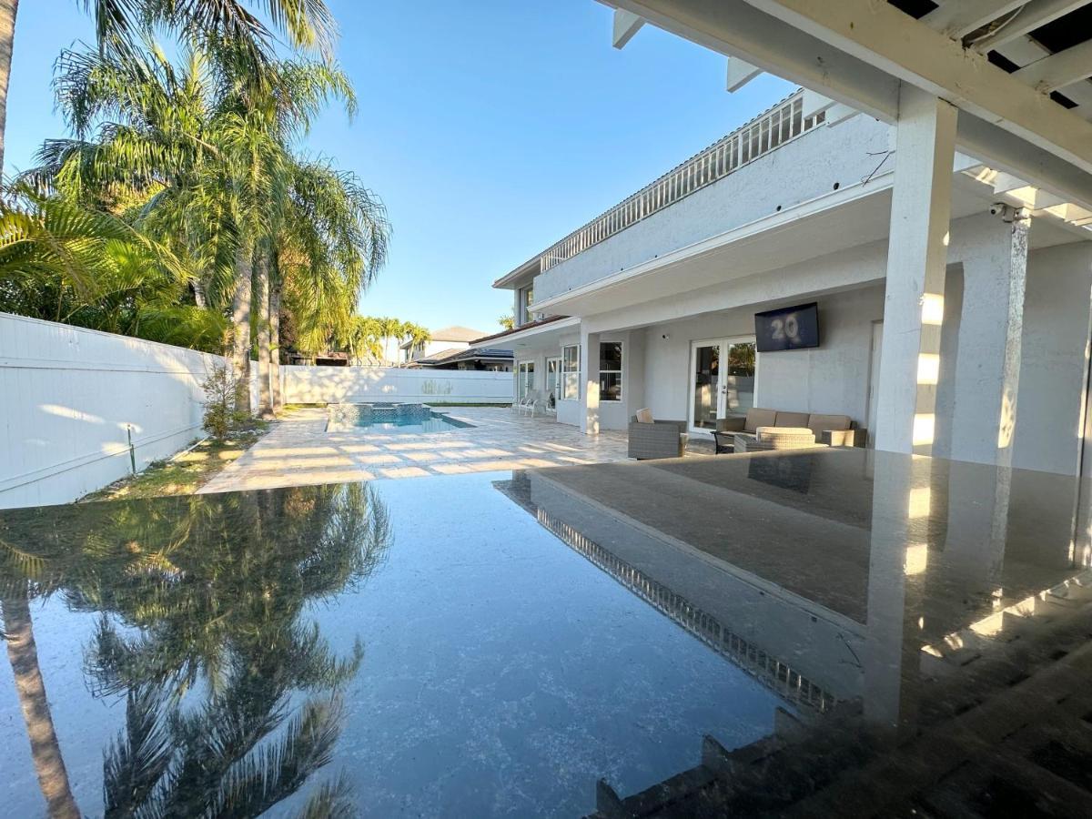 Casa vacanze Spacious And Luxurious 4bd 3br House Pool Tub Bbq Private