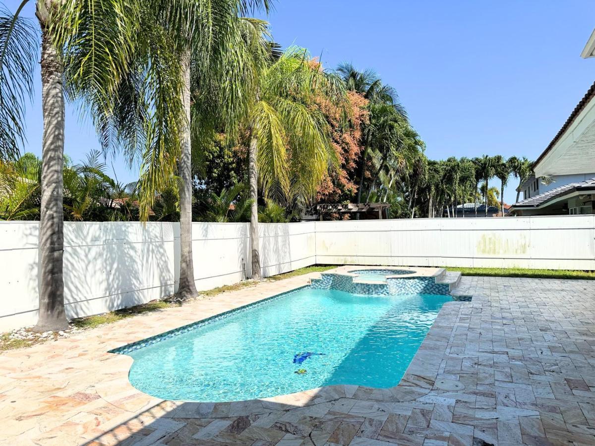 Casa vacanze Spacious And Luxurious 4bd 3br House Pool Tub Bbq Private Miami