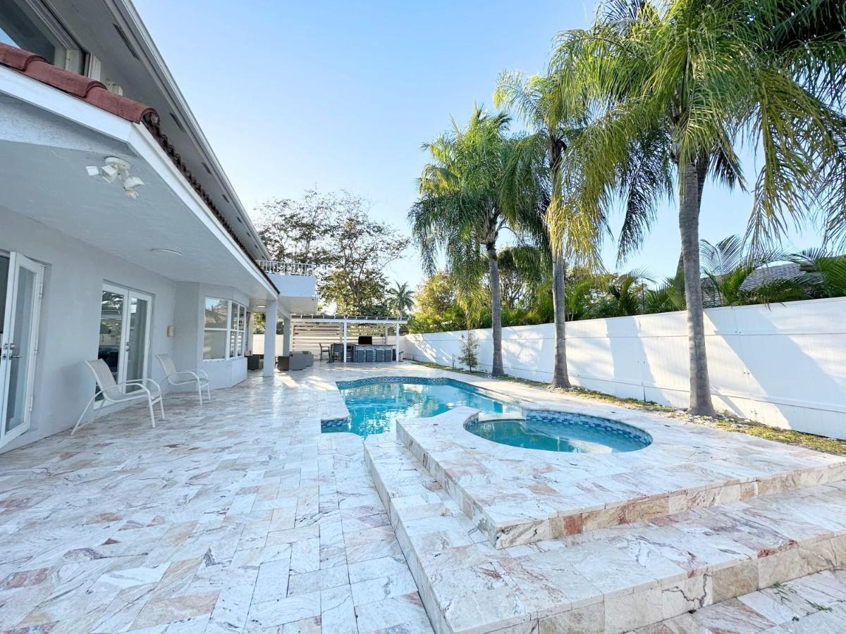 Spacious And Luxurious 4bd 3br House Pool Tub Bbq Private Casa vacanze